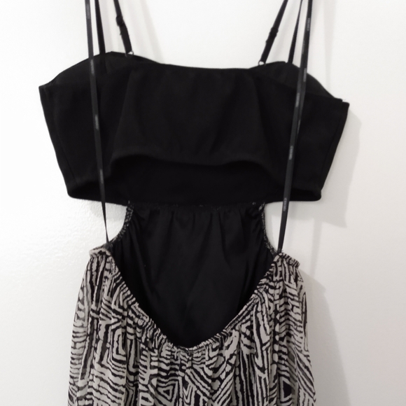 Mini drop hem 👗 dress - Picture 2 of 4